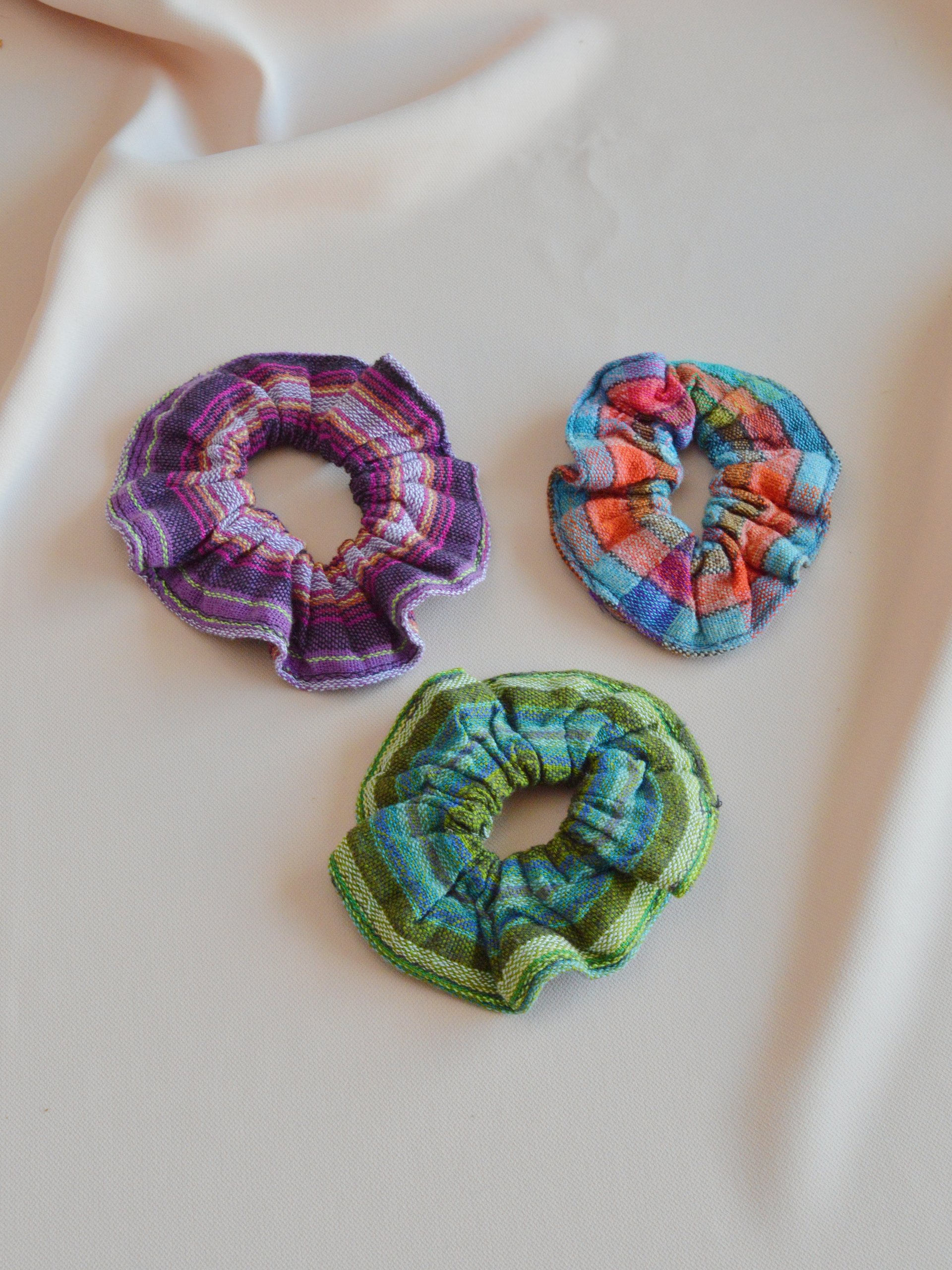 Folk Scrunchies Loja