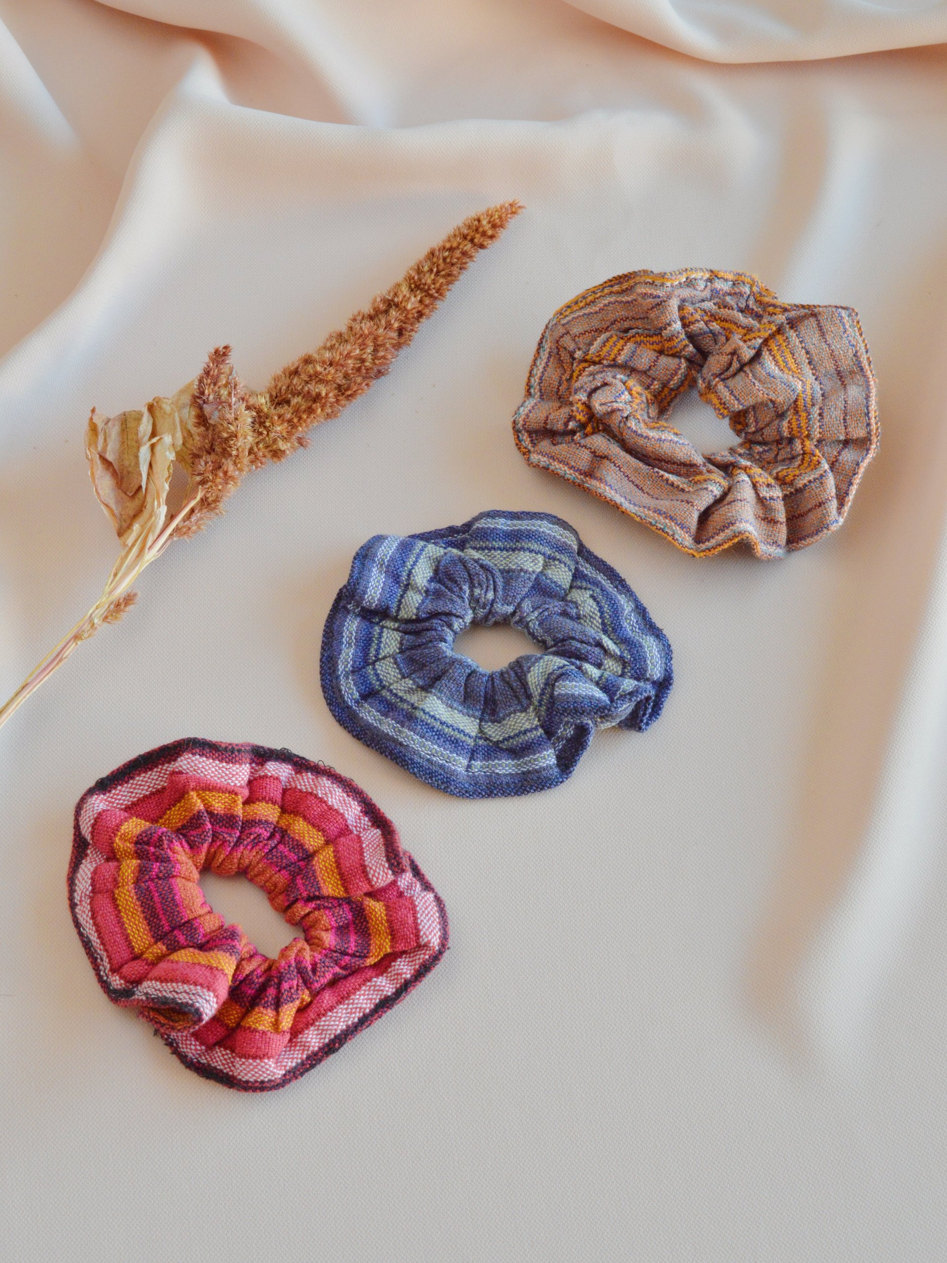 Folk Scrunchies Esmeraldas